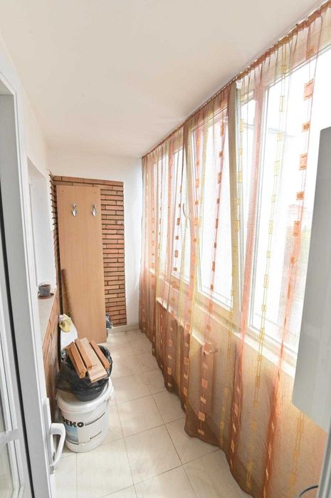 De vânzare –Apartament 2 camere renovat Deva, vis-a-vis de Liceul Auto