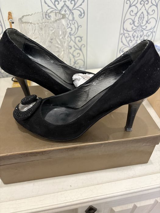 Туфли натуральная замша . Отличное туфли.