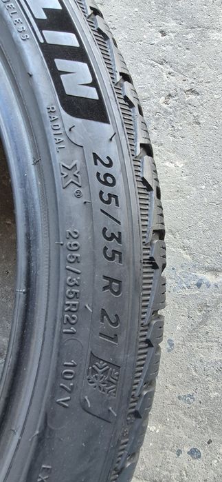 4 anvelope M+S Michelin 295/35/21.Pretul este pe bucata
