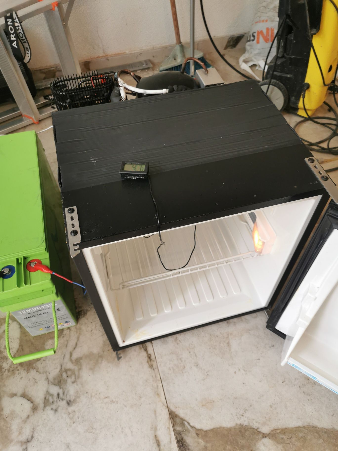 Хладилник 12v. Компресорен за кемпер и Каравана. Dometic waeco