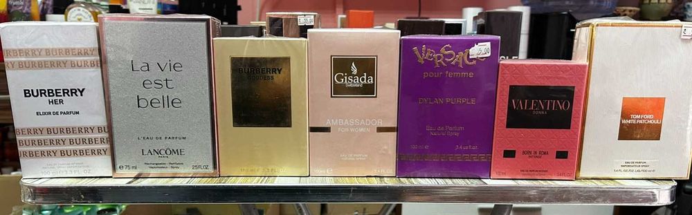Продават се мъжки и женски парфюми