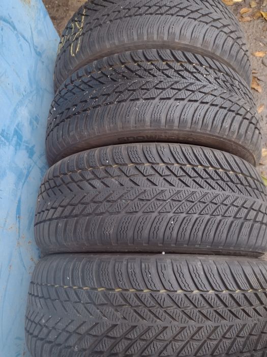 Почти нови 4бр.205/50/17 Nokian Snowproof 2 dot2523