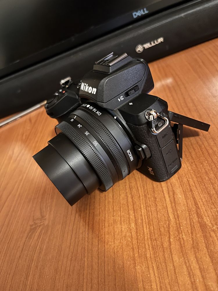 Nikon Z50 mirrorless + obiectiv Nikkor 16-50mm