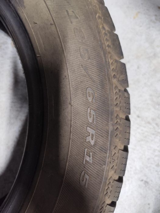 Anvelope 185 65 R15 iarna Debica