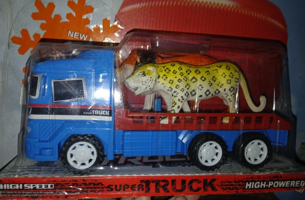 Распродажа! Новый. Игрушки. Тренер грузовик