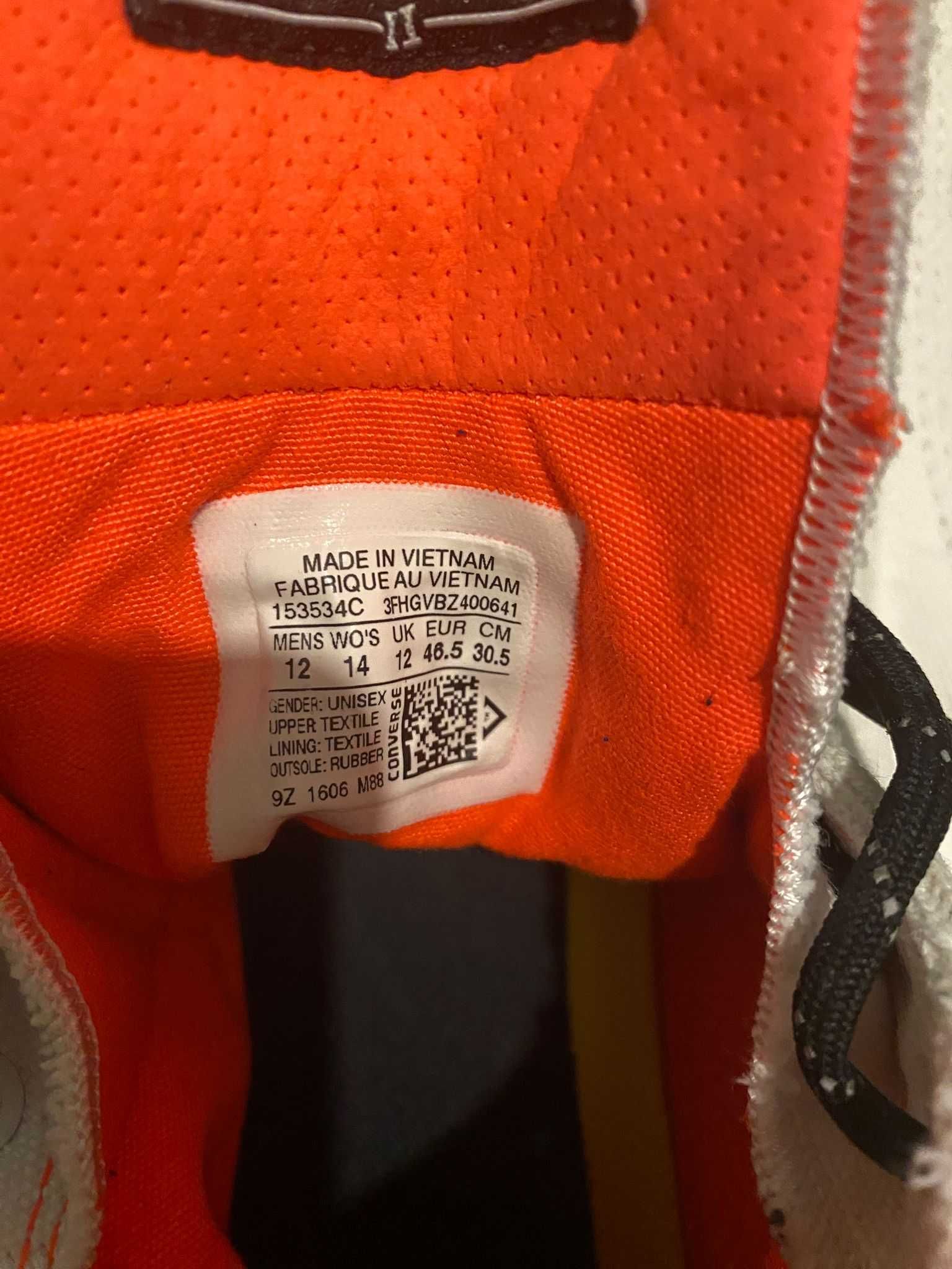 Vând Converse originali.