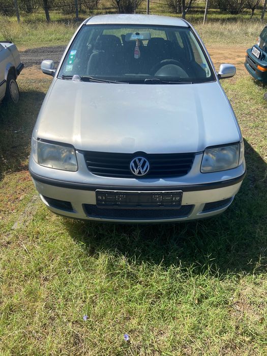 Volkswagen Polo 2000г 1.0 газ