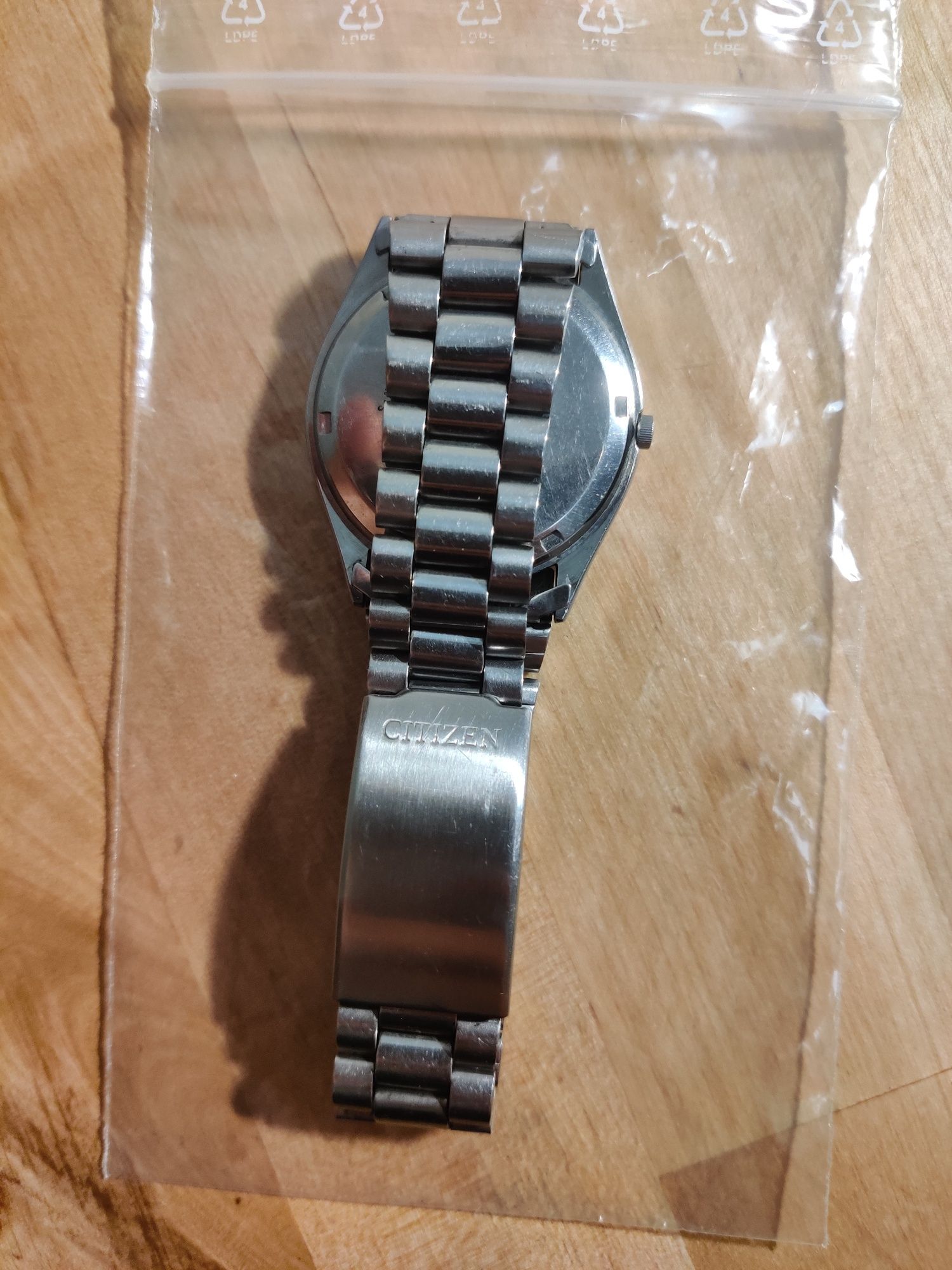 Ceas Citizen de vânzare – stil retro, cu geam din safir!