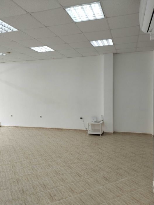 Офис - за агенция за недвижими имоти