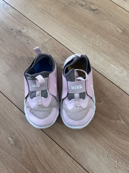 Маратонки nike.