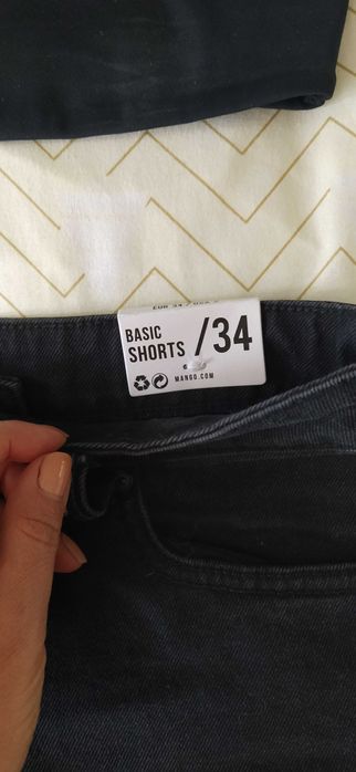 Pantaloni scurți și top