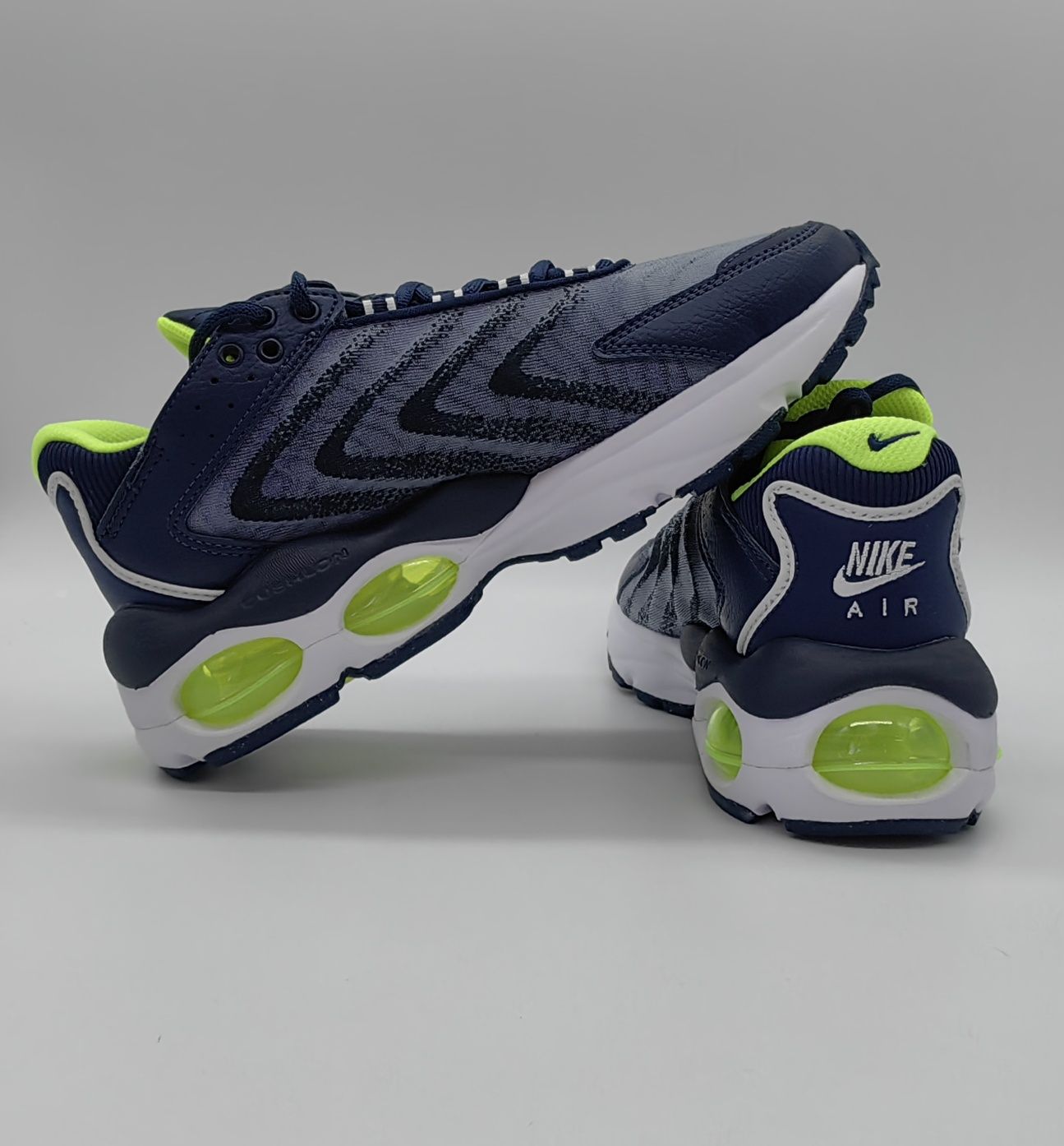 NIKE Air Max Tw NN