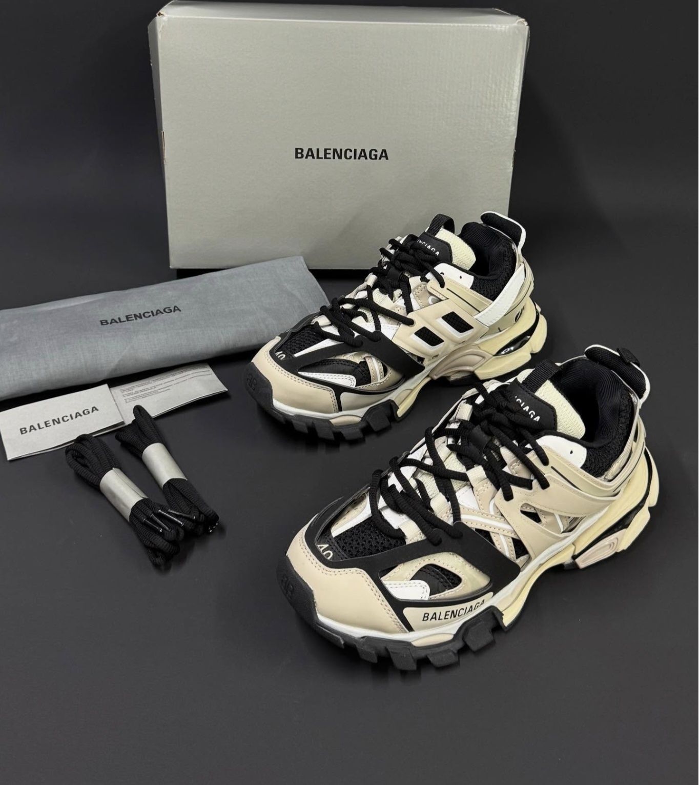 Дамски Balenciaga truck
