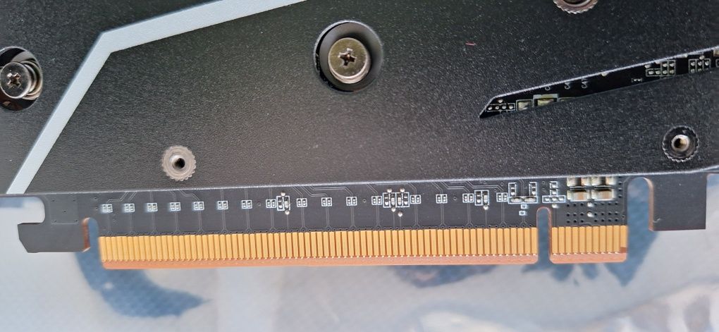 Vand placa video XT 6700 Challenger Pro 12gb impecabila