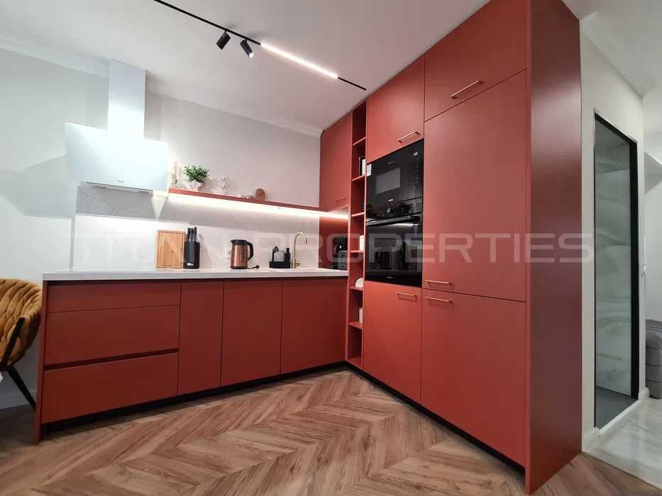 Продава се Тристаен апартамент в Пловдив, Съдийски - 110 кв.м за 2591 €/кв.м - Снимка #3