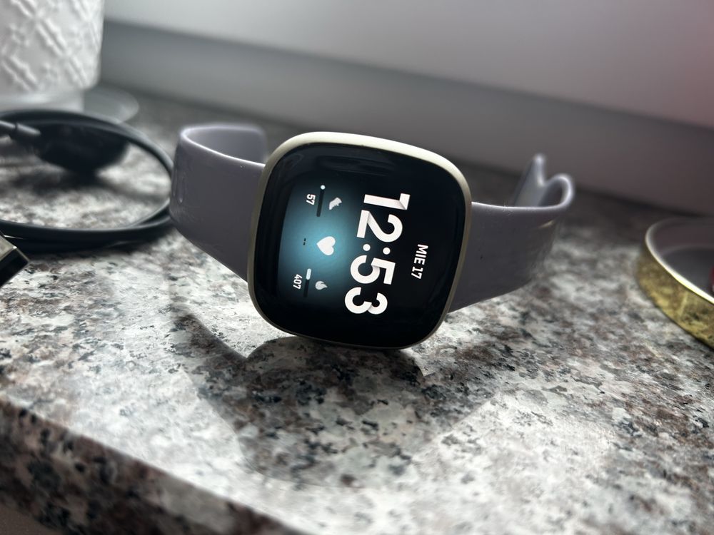 Bratara fitness Fitbit Versa 3