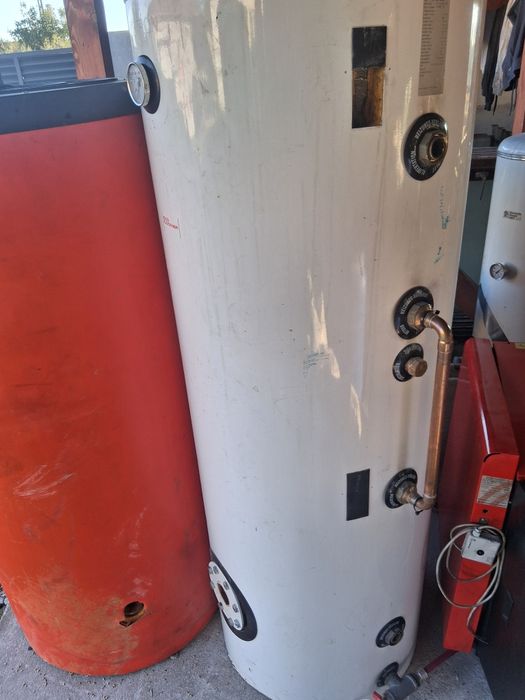 Boiler sau pufer de 200 sau 300 de litri cu 1 si cu 2 serpentine