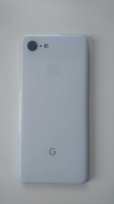 Бял Google Pixel 3
