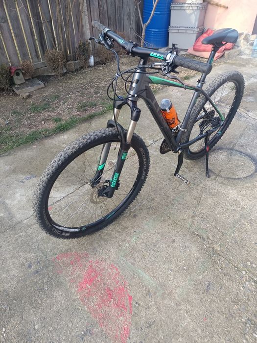 Bicicleta Giant și cube