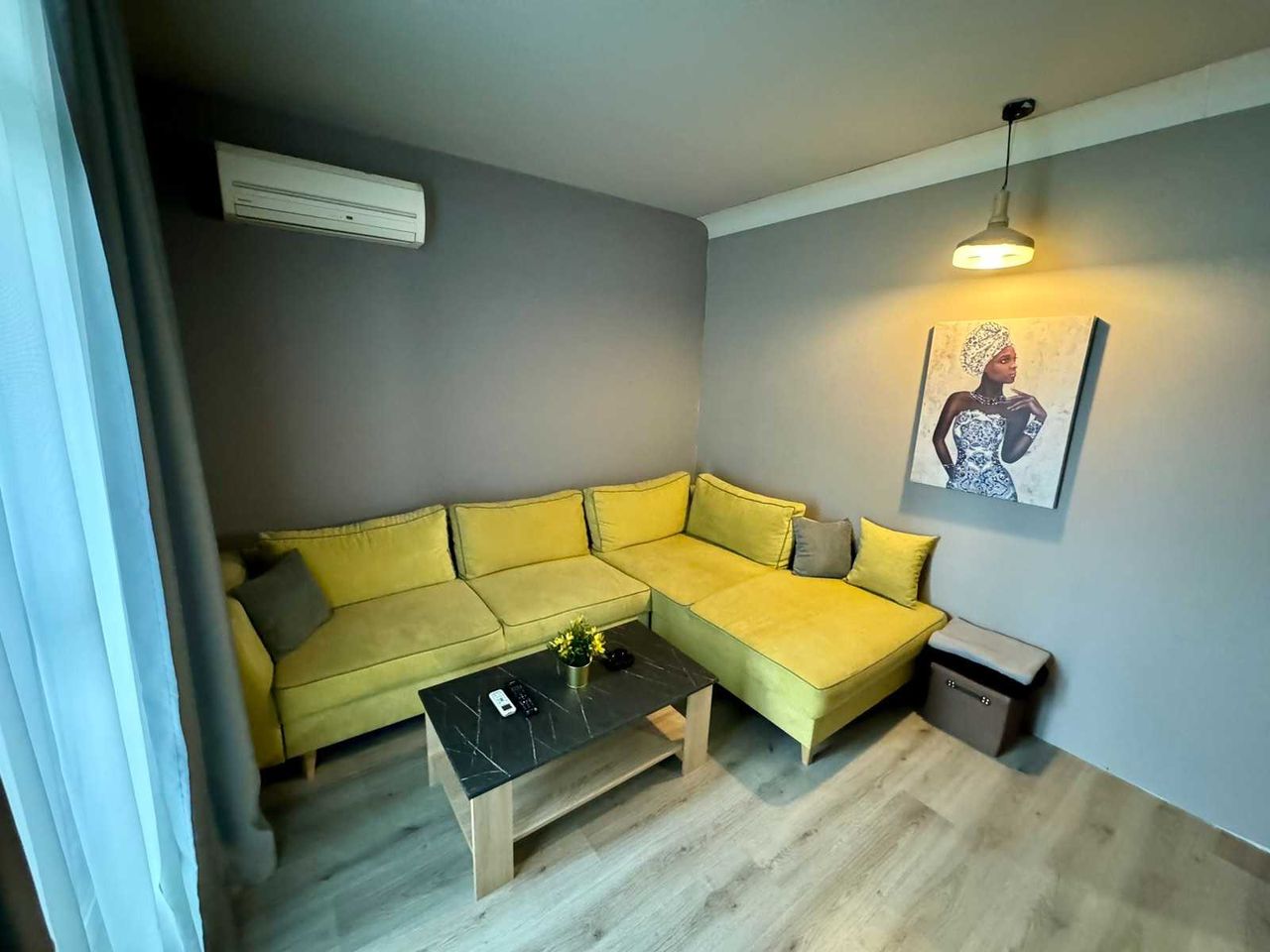 Дава се под наем Двустаен апартамент в София, Витоша - 65 кв.м за 549 € - Снимка #2