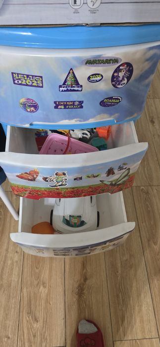 Пластиковый шкаф комод