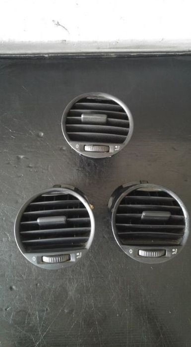 Gura ventilatie grila aeroterma bord vw caddy 3 2 ka 2kh 2k0819703b