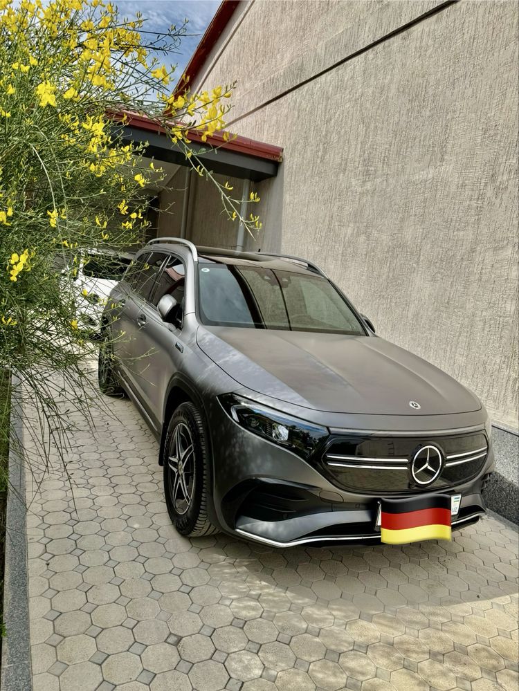 Mercedes-Benz EQB 350 Full Options.