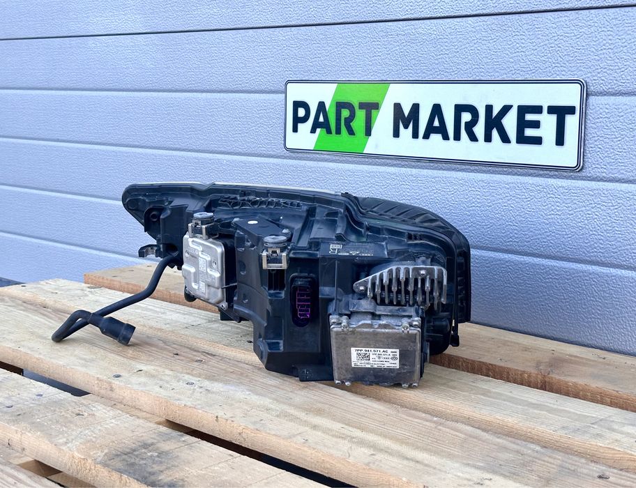 Десен фар AUDI A8 D5 4N0941034B