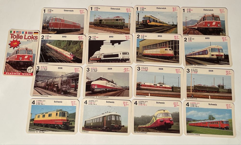 Colecție peste 300 de cartonașe cu locomotive