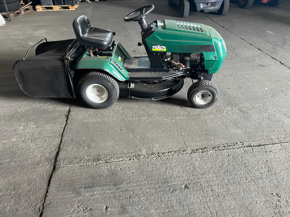 Tractoras de tuns iarba