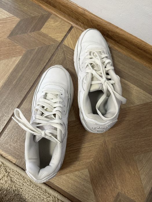 adidasi nike air max