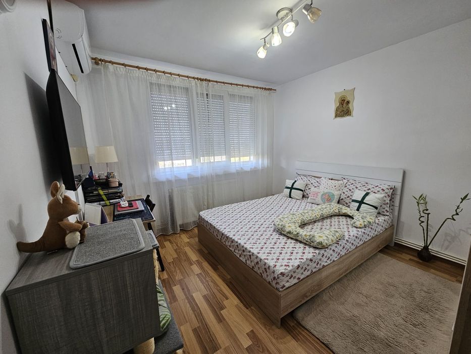 Vand Apartament Micro 16