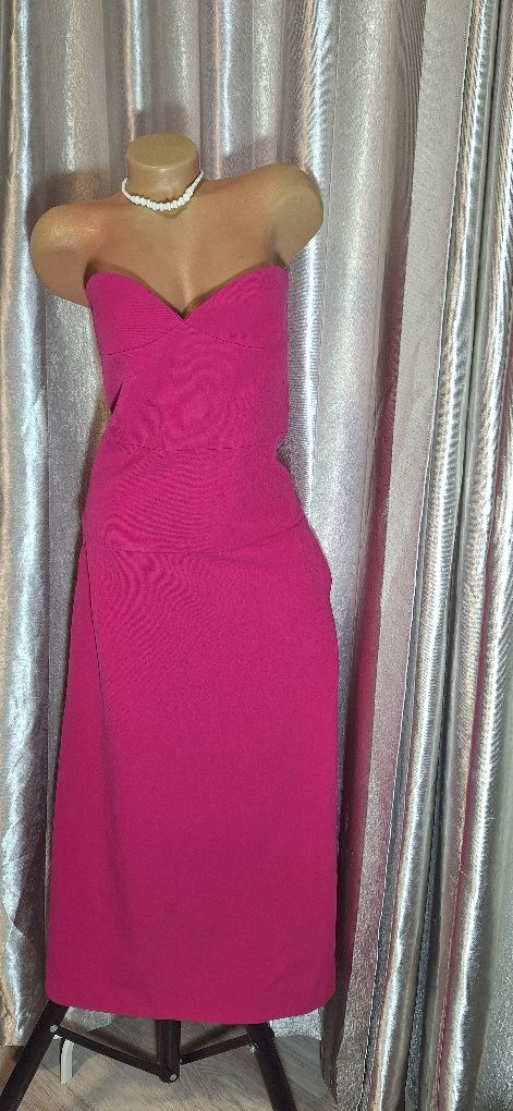 Rochie Zara fuchsia cu croială dreaptă şi

buzunare - marime S