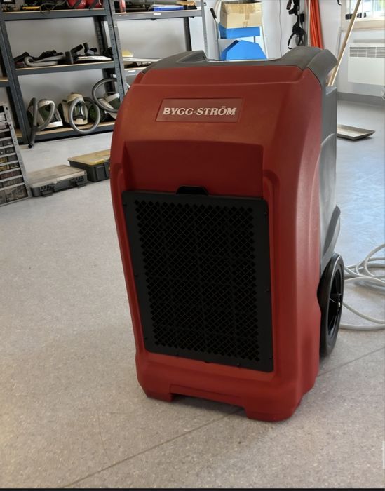 Vând dezumidificator Malmbergs