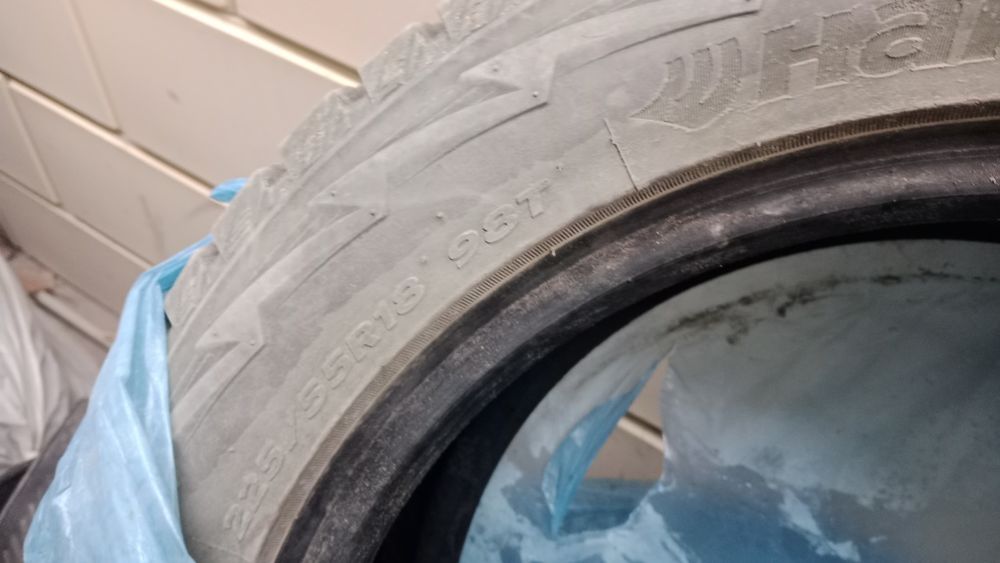 Покрышка r 18 б/у в хорошем состояний .