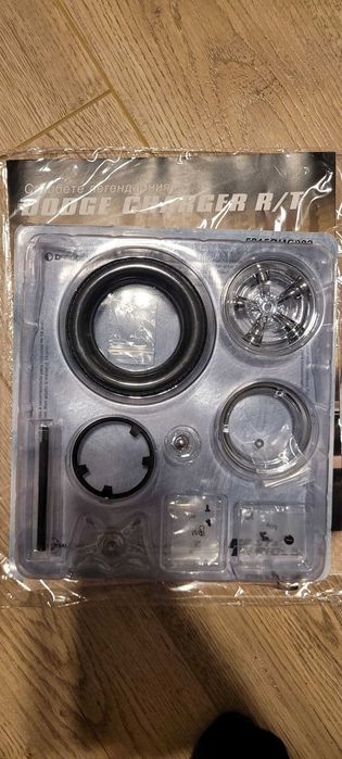 Продавам списания с части от Додж Чарджър.Цената е за брой