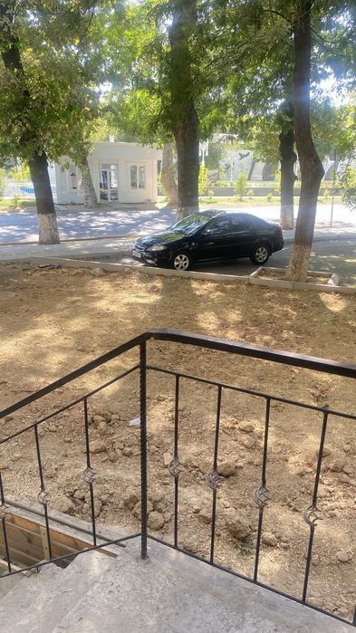 Продается 1комнатная переделанная в двухкомнатную первая линия на кара