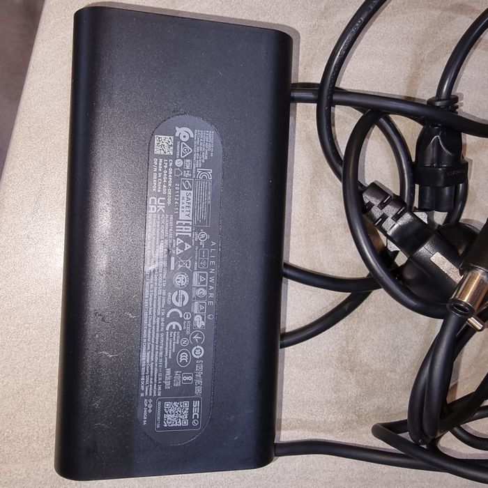 Оригинално зарядно DELL Alienware