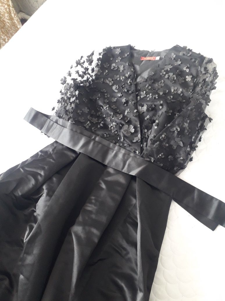 Продам чёрный вечерний платья