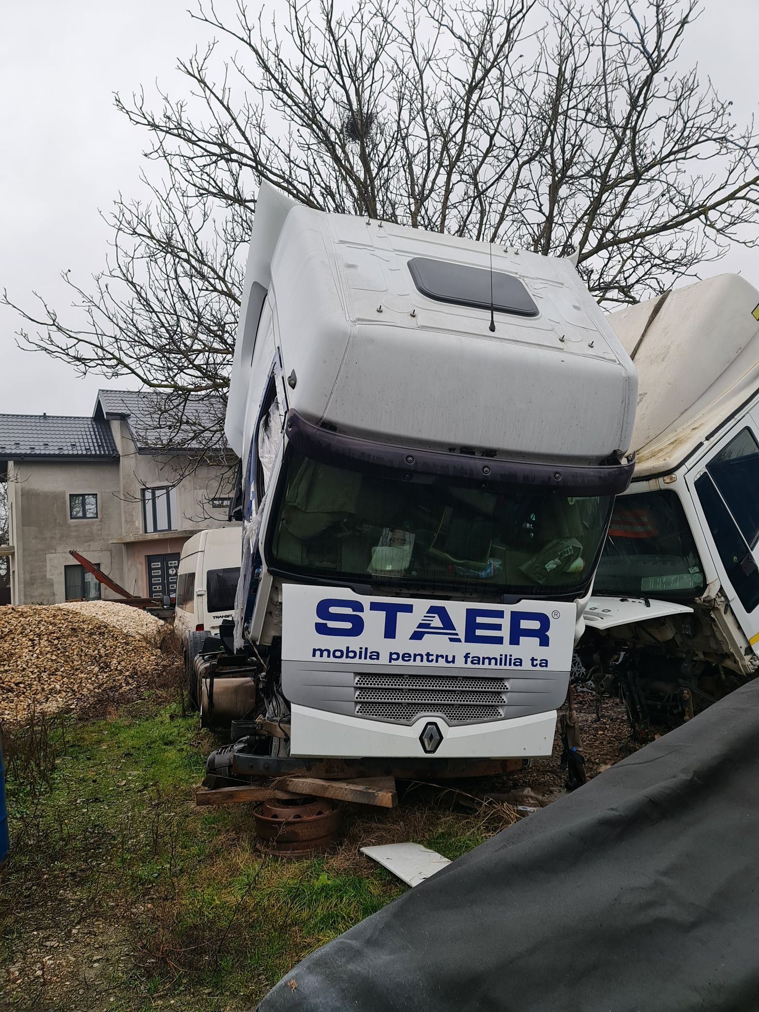 Dezmembrez Stralis, caroserie prelata, cabina daf cf, Renault premium