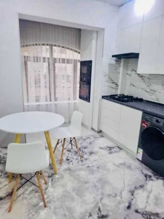 R6! Сдам Квартиру на Максим Горкий