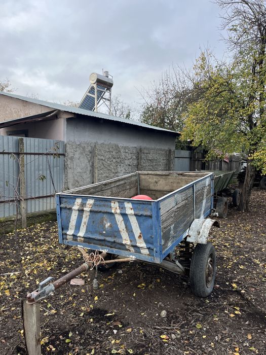 Vand remorcuta auto pentru camp