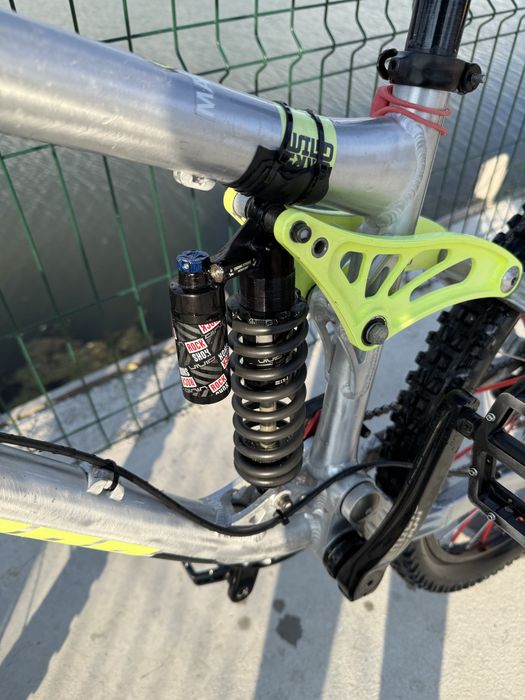 Bicicleta MTB Downhill Banshee Wildcard roti 26.5