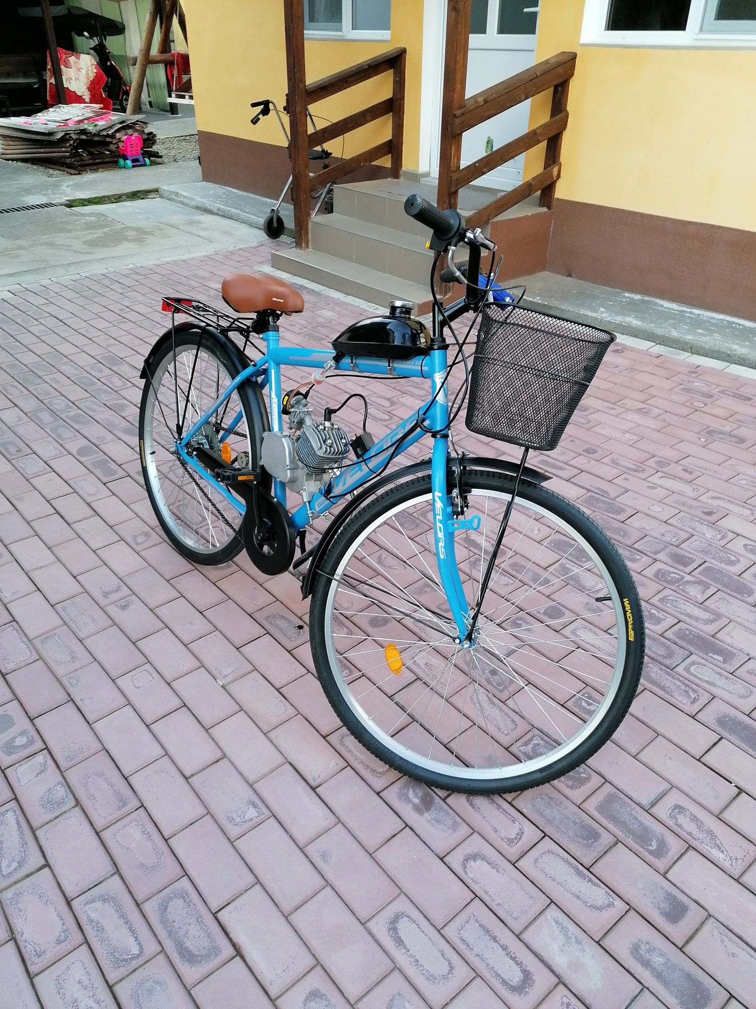 Bicicleta cu motor