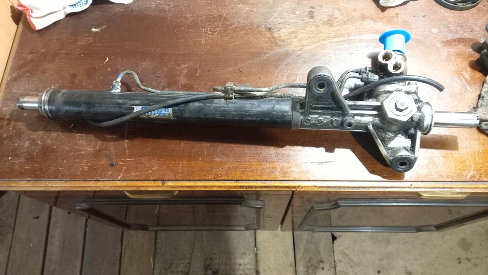 Продам рейку рулевую на хонда срв и на раф4 1-2 поколение1996 года пра