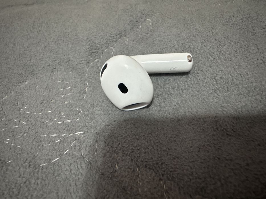 Airpods 4 ANC правый наушник