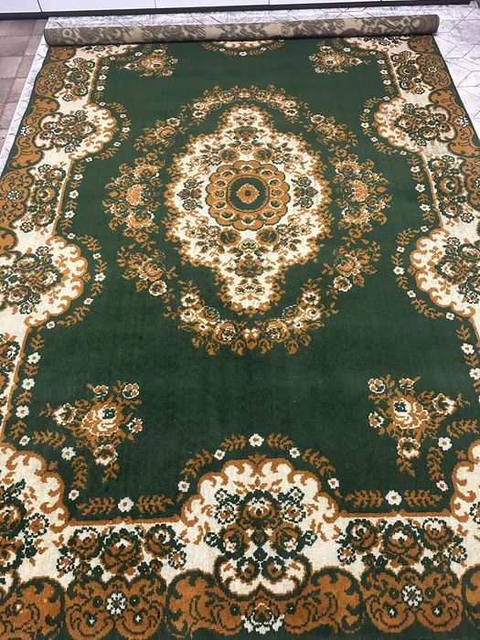 Ковер в хорошем состоянии