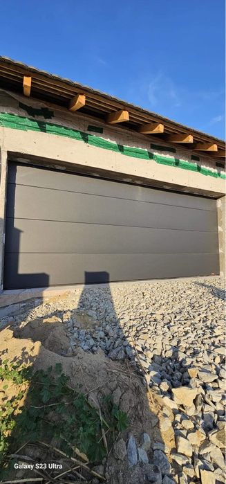 Usa de garaj fabricate in Italia/ pret de producător/ porti de garaj