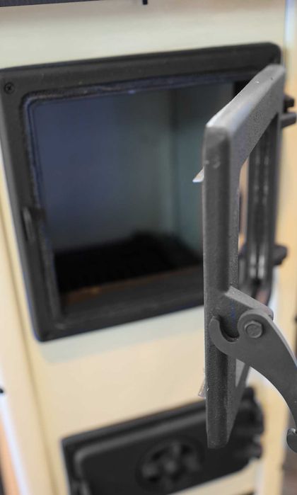 Semineu cu plita din fonta Fiama SD HERA, pe lemne putere 6 kW