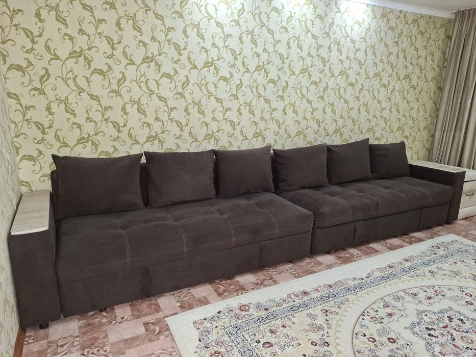 Продаётся диван 4 метровый